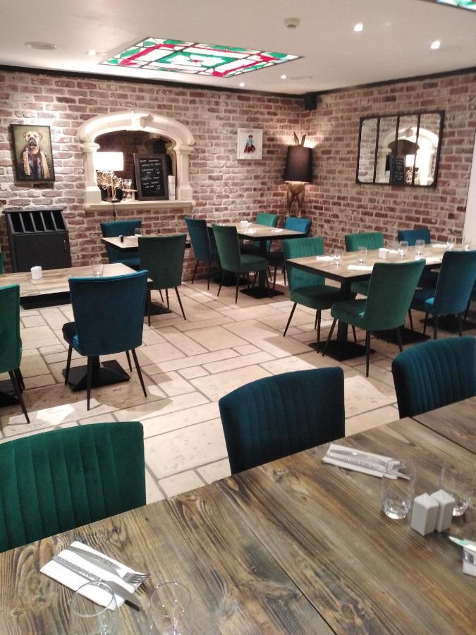 ホテル Les Remparts La Madelaine-sous-Montreuil エクステリア 写真